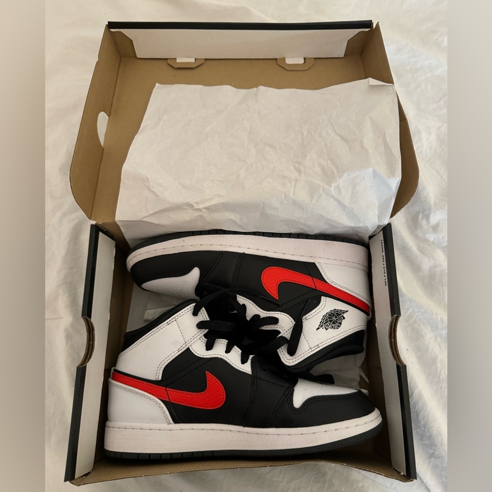 Air Jordan 1 Mid ‘Child Red’ GS Shoes